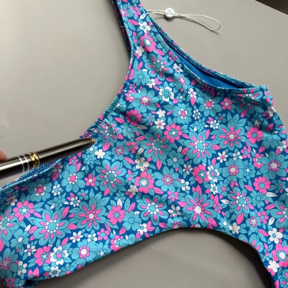 FRANKIES BIKINIS Cash One Piece Swimsuit Bikini Floral Blue Medium Cutout